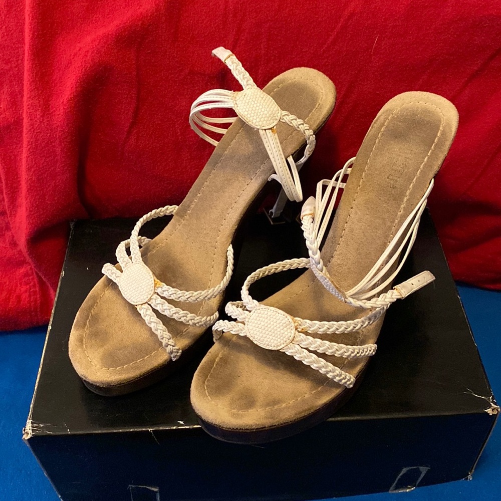 Wood platform sandals